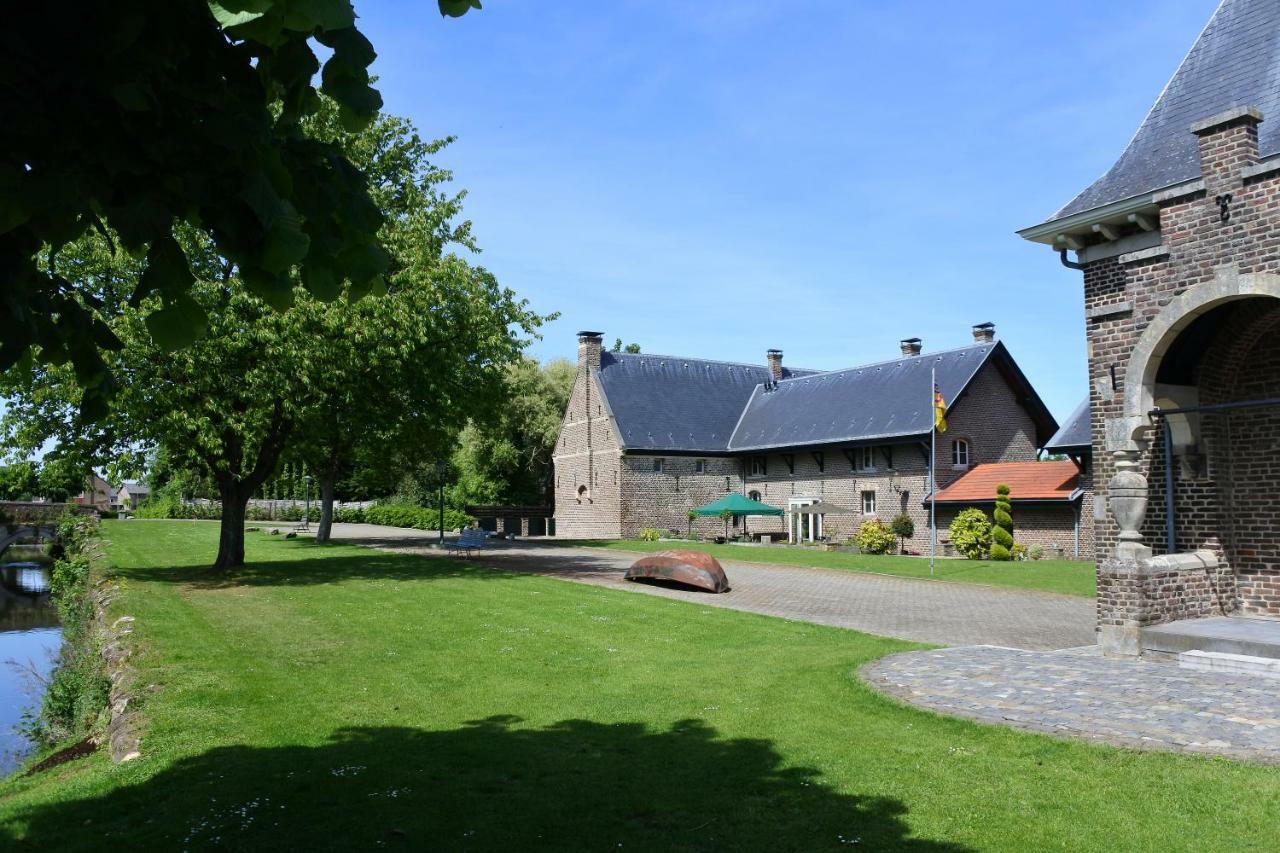 B & B Kasteelhoeve Borgharen - มาสทริชท์ ภายนอก รูปภาพ