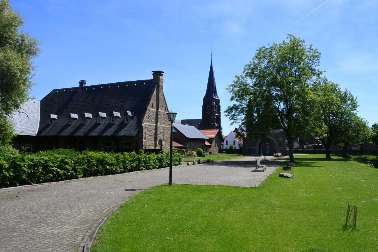 B & B Kasteelhoeve Borgharen - มาสทริชท์ ภายนอก รูปภาพ