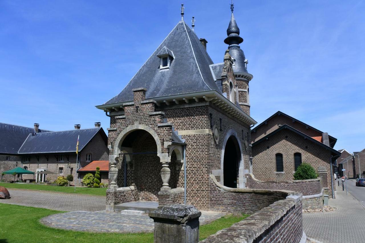 B & B Kasteelhoeve Borgharen - มาสทริชท์ ภายนอก รูปภาพ